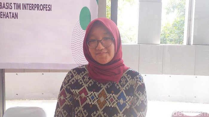 Eka mengungkapkan kesultan mengajak masyarakat ke fasilitas kesehatan. (Foto: Khadijah Nur Azizah/detikHealth) Eka mengungkapkan kesultan mengajak masyarakat ke fasilitas kesehatan. (Foto: Khadijah Nur Azizah/detikHealth)