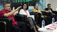 Anggota Komisi III DPR, Trimedya Pandjaitan memaparkan pandangannya dalam diskusi tersebut.