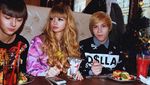 Ini Gaya Manis Model Angelica Kenova, Barbie Rusia yang Hobi Ngopi