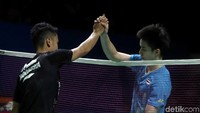 Anthony Ginting menyusul Gregoria Mariska, tunggal putri Indonesia, yang sebelumnya juga gagal melaju ke babak perempatfinal Indonesia Open 2019.