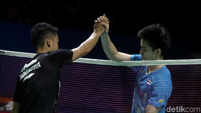 Kantaphon Wangcharoen melaju ke perempatfinal Indonesia Open 2019 usai mengalahkan Anthony Sinisuka Ginting. (Pradita Utama/detikSport) Kantaphon Wangcharoen melaju ke perempatfinal Indonesia Open 2019 usai mengalahkan Anthony Sinisuka Ginting. (Pradita Utama/detikSport)