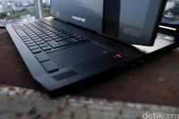 Acer Predator Triton 900, Besar, Unik, dan Super Kencang