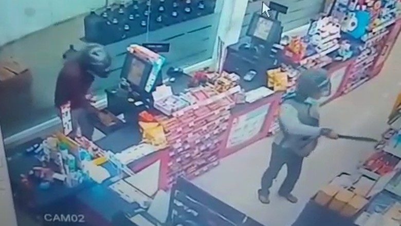 Perampok yang Satroni Minimarket di Surabaya Beraksi 2 Kali Perampok yang Satroni Minimarket di Surabaya Beraksi 2 Kali