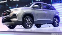 SUV Wuling Almaz yang kini mendapat varian 7-seater dijual mulai Rp 260 jutaan.