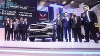 Dengan varian 7-seater ini Almaz makin serius menantang para kompetitornya yang juga memiliki kapasitas mesin sama yakni Honda CR-V turbo dan DFSK Glory 580.
