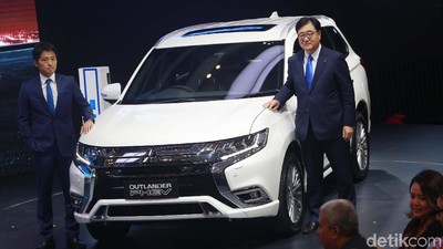 Mitsubishi Outlander PHEV Dibandrol Rp 1,2 Miliar