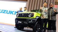 Dengan panjang 3.265 mm, lebar 1.645 mm. dan tinggi 1.720 mm. mobil legendaris ini memiliki dimensi yang mampu menerjang berbagai medan.