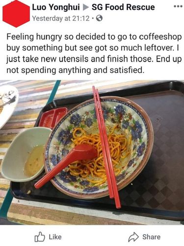 Viral, Pria Menyantap Makanan Sisa Orang Lain di Kafe, Netizen: Menjijikan Viral, Pria Menyantap Makanan Sisa Orang Lain di Kafe, Netizen: Menjijikan