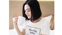 Morning weekend. Biasa minum kopi atau susu? tulis Wika pada captions foto ini. Nah kalau Wika sukanya minum apa nih? Foto: instagram @wikasalim