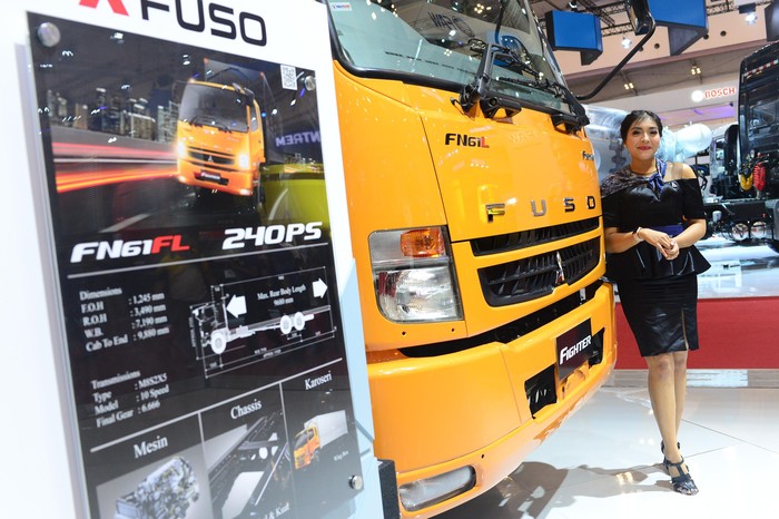 PT Krama Yudha Tiga Berlian Motors (KTB), distributor resmi kendaraan niaga Mitsubishi Fuso Indonesia meluncurkan enam varian baru Fighter  pada pameran otomotif Gaikindo Indonesia International Auto Show (GIIAS) ke-27 tahun 2019 di ICE BSD, Tangerang, Banten, Kamis (18/7/2019). Mobil truk tersebut memiliki desain berkualitas, telah teruji performa dan ketangguhannya serta lebih ramah lingkungan.