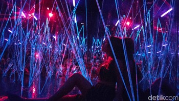 Warna yang dihasilkan sangat bermain sekalipun pencahayaan tak terlalu terang. (Foto: Aisyah Kamaliah/detikINET)