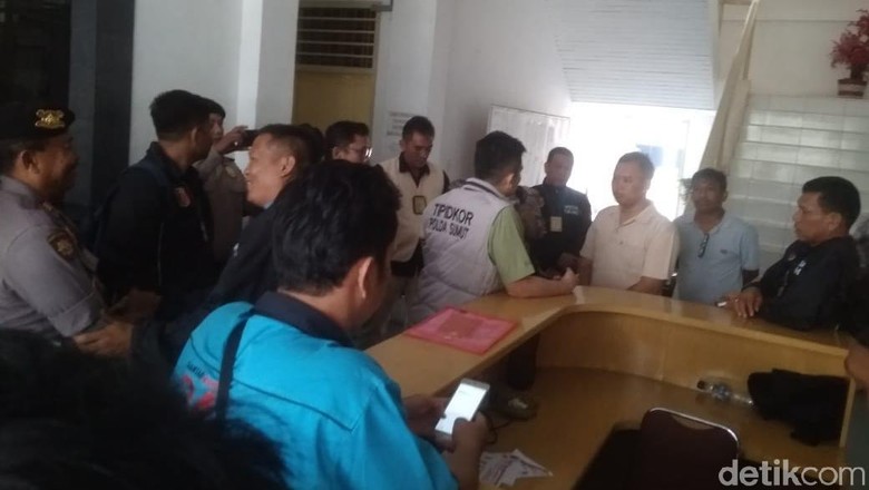 Polisi Telusuri Aliran Dana Pungli di BPKD Pematangsiantar Polisi Telusuri Aliran Dana Pungli di BPKD Pematangsiantar