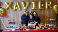 Begini nih perayaan ulang tahun Xavier ke-11 tahun 2017 lalu. Pestanya dipenuhi camilan dan minuman manis. Foto: Instagram cutkeke_xavier