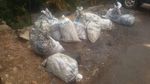 Penampakan Sampah Kondom yang Sumbat Gorong-gorong Mega Kuningan