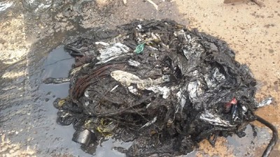 Penampakan Sampah Kondom yang Sumbat Gorong-gorong Mega Kuningan