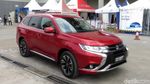Sensasi Menjajal Outlander PHEV