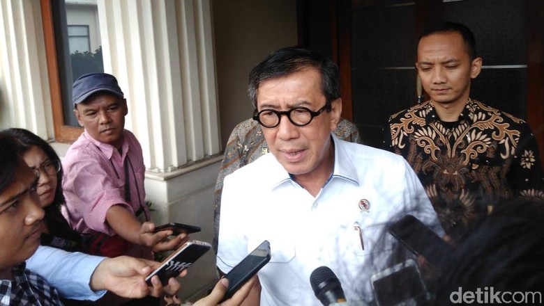 Menkum soal Ribut-ribut dengan Walkot Tangerang: Hanya Masalah Abang-Adik Menkum soal Ribut-ribut dengan Walkot Tangerang: Hanya Masalah Abang-Adik