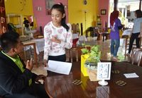 Inspiratif! 3 Kafe ini Punya Karyawan Para Difable