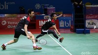 Ganda putra Indonesia, Mohammad Ahsan/Hendra Setiawan bertemu dengan ganda putra Jepang Hiroyuki Endo/Yuta Watanabe di babak perempatfinal yang digelar di Istora Senayan, Jakarta, Jumat (19/7/2019).