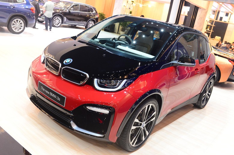 Mobil listrik BMW i3. Foto: Ari Saputra Mobil listrik BMW i3. Foto: Ari Saputra