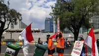 Selain Indonesia, pada bulan Mei Malaysia mengirimkan 450 ton limbah plastik impor ke negara asal, termasuk Australia, Bangladesh, Kanada, Cina, Jepang, Arab Saudi dan Amerika Serikat. Sementara itu, Filipina mengembalikan sekitar 69 kontainer sampah ke Kanada bulan lalu.