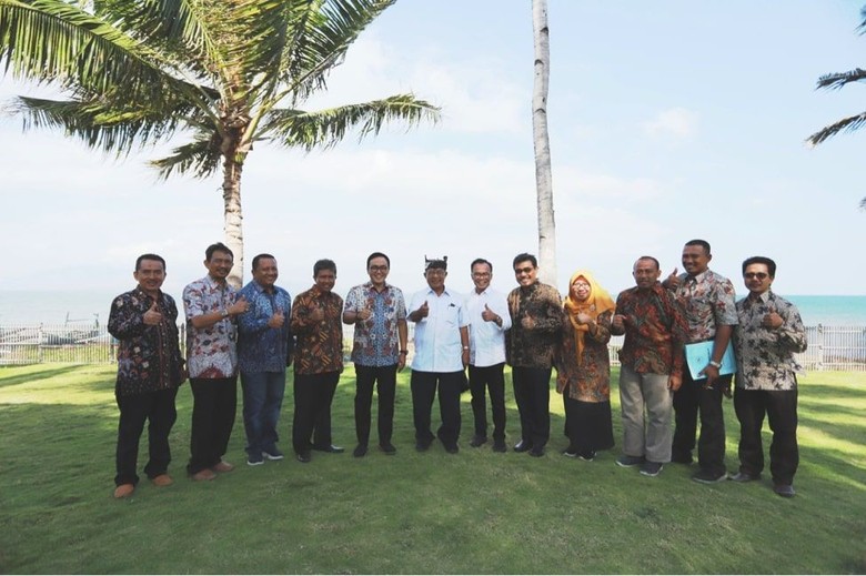 Bupati Pamekasan Bahas KEK dengan Darmin Nasution Bupati Pamekasan Bahas KEK dengan Darmin Nasution