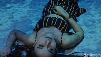 Ketika dirasa gelap, kamu tetap bisa meningkatkan cahaya dengan caranya menyentuh layar di objek hingga muncul tanda plus. (Foto: Aisyah Kamaliah/detikINET)