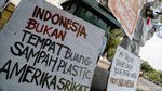 Demo Tolak Impor Sampah di Depan Dubes AS
