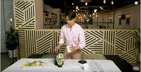 Kocaknya Member Boyband GOT7 Saat Coba Smoothie Ayam Jackson Wang
