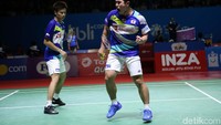 Ekspresi Takuro Hoki/Yugo Kobayashi usai memenangi pertandingan.