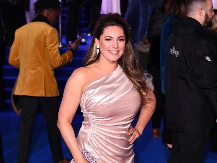 kelly brook LONDON, ENGLAND - DECEMBER 12: Kelly Brook attends the European Premiere of Mary Poppins Returns at Royal Albert Hall on December 12, 2018 in London, England. (Photo by Jeff Spicer/Getty Images)