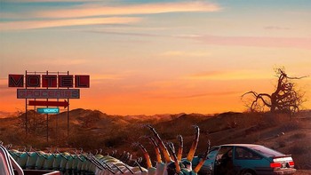 Ulat di jalan raya. Foto: Cristian Girotto