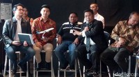 Penandatanganan perjanjian perdamaian itu juga disaksikan oleh Direktur Utama Garuda Indonesia Ari Ashkara, Ahli Hukum Hotman Paris, dan Kuasa Hukum Rius Abraham Sridjaja.