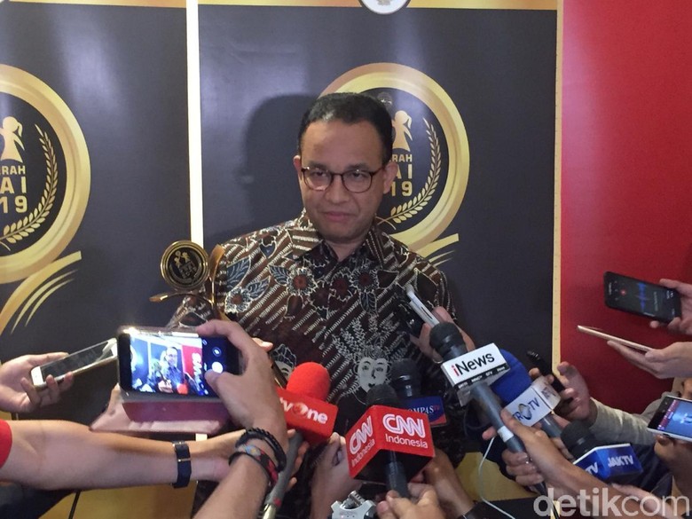 Bertemu Jokowi Lewat Pintu Samping Istana, Anies: Ikut Protokoler