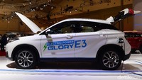 DFSK memanfaatkan GIIAS dengan memberi kejutan yang memamerkan SUV listrik milik DFSK yaitu Glory E3. Kendaraan ini mengusung konsep rendah emisi gas buang karena menggunakan tenaga listrik sebagai penggeraknya.