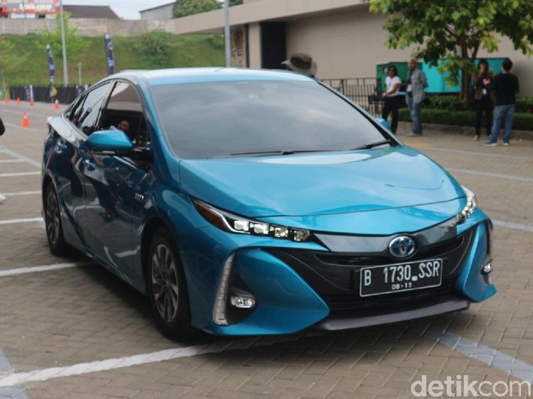 Test Drive Mobil Listrik Toyota