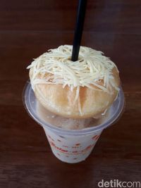5 Kafe yang Punya Donat Kampung Enak untuk Teman Ngopi