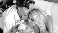 Namun empat hari usai melahirkan ia tak juga mengunggah foto sang anak hingga para haters mulai protes. Dok. Instagram/gretchenrossi