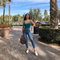 Beberapa juga menitipkan pesan positif dalam komentar unggahannya. Aku menontonmu di 90 Day Fiance dan tahu kesulitan apa yang kamu hadapi. Senang melihatmu mengikuti minat dan sukses. Kamu adalah wanita muda yang cantik dan aku harap kamu terus sukses, diberkati, dan diberikan kebahagiaan, tulis yang lain. Foto: Instagram @anfisanava_