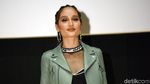Seksinya Cinta Laura saat Bawakan Vida