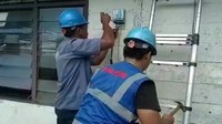 Hal ini merupakan kolaborasi antara PLN unit pelaksana pelayanan pelanggan (UP3) Belitung dengan Forum BUMN Belitong (FBB). Donasi yang dimulai sejak Maret 2019 ini dilakukan oleh seluruh pegawai BUMN di pulau tersebut yang dikoordinir oleh ketua FBB dan masing-masing manajernya. Tak disangka, hasilnya dinilai memuaskan. Forum yang terdiri atas 22 anggota tersebut telah menyambung 208 rumah di Kabupaten Belitung dan 39 rumah di Belitung Timur.