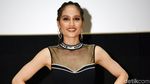Seksinya Cinta Laura saat Bawakan Vida