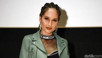 Cinta Laura Kiehl saat ditemui di kawasan Sudirman, Jakarta Selatan pada Jumat (19/7). Pool/Noel/detikFoto.