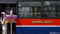 Mereka meminta masyarakat untuk mengubur istilah cebong dan kampret demi persatuan Indonesia.