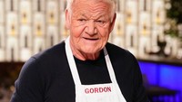 Siapa yang tak kenal Gordon Ramsay? Selebriti Chef asal Inggris ini ikut seru-seruan lewat aplikasi Face App. Begini tampang tuanya ketika mengenakan apron dan siap masak. Foto: istimewa/facepp