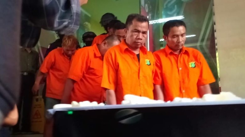 Mengaku WN Brunei, Komplotan ini Tipu Korban hingga Rp 100 Juta Mengaku WN Brunei, Komplotan ini Tipu Korban hingga Rp 100 Juta