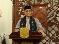 Ferdinand Kritik Pelebaran Trotoar Cikini, Habiburokhman Bela Anies