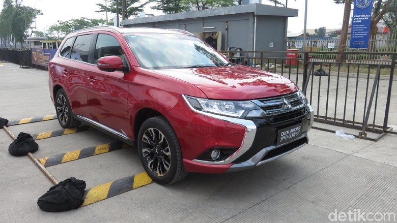 Mitsubishi Outlander Foto: Rangga Rahardiansyah/detikOto Mitsubishi Outlander Foto: Rangga Rahardiansyah/detikOto