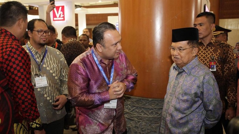Wapres JK Hadiri Peringatan Hari Konstitusi di MPR RI Wapres JK Hadiri Peringatan Hari Konstitusi di MPR RI