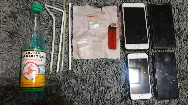 Ditangkap Terkait Sabu, Hasil Tes Urine Nunung dan Suami Positif Narkotika Ditangkap Terkait Sabu, Hasil Tes Urine Nunung dan Suami Positif Narkotika